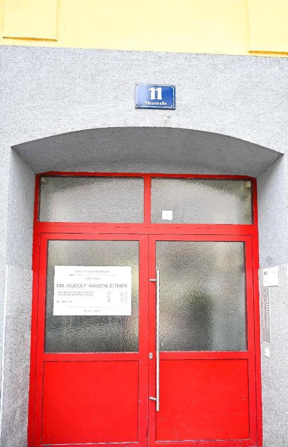Elegant Apartment Westbahnhof Viena Exterior foto